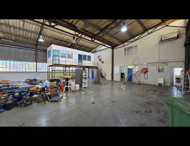 1,772M² WAREHOUSE FOR SALE IN SEBENZA